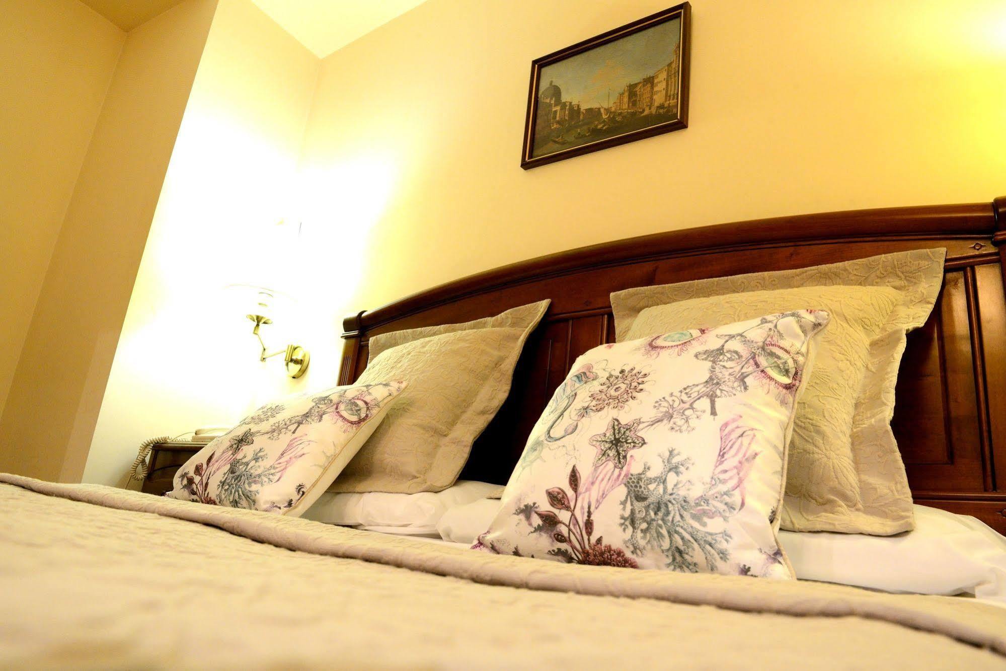 Hostal Arriazu Пампона Екстериор снимка