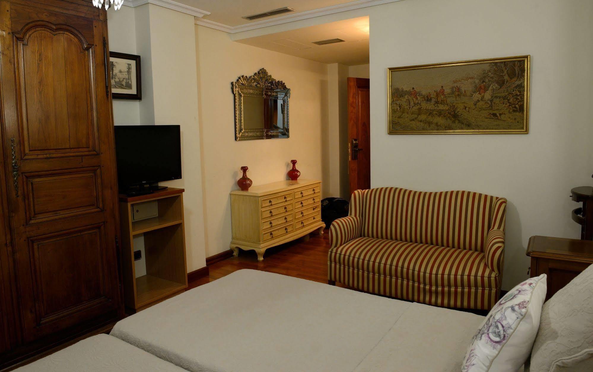 Hostal Arriazu Пампона Екстериор снимка